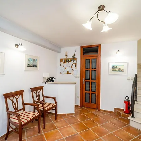 Solis Old Town Apartman *