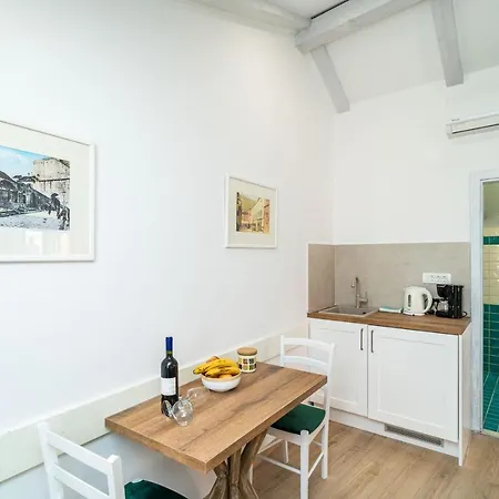 Solis Old Town Apartment