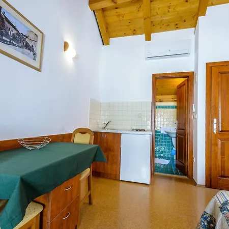 Solis Old Town Apartman *