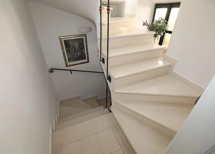 Solis Old Town 아파트