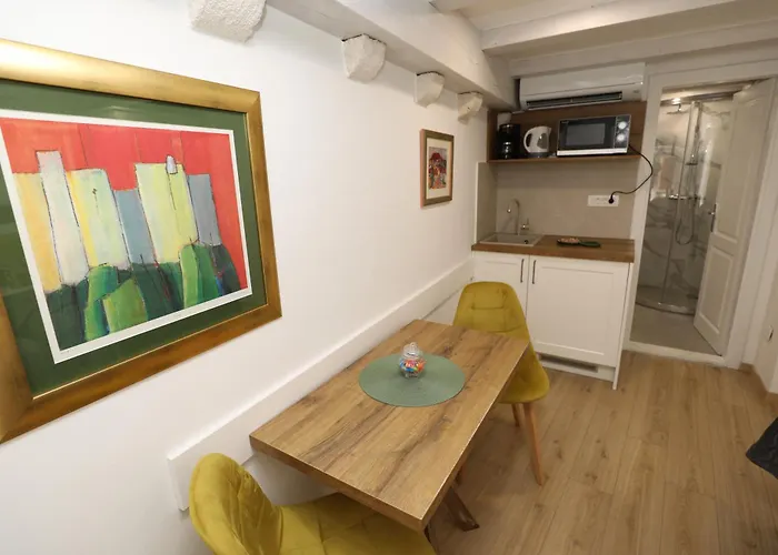 Solis Old Town דירה