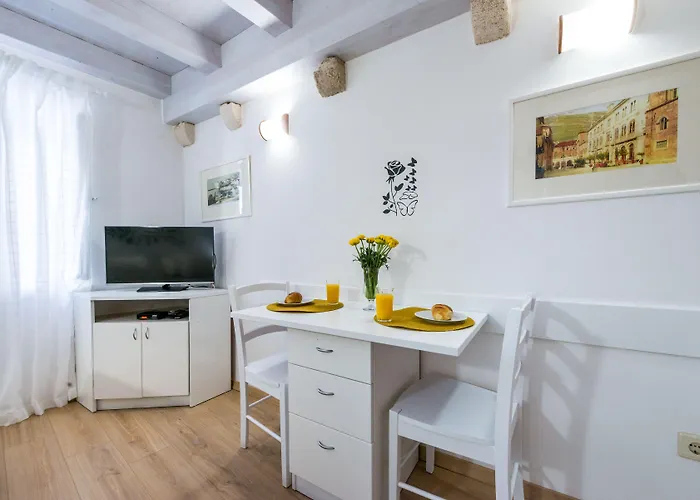 Solis Old Town דירה